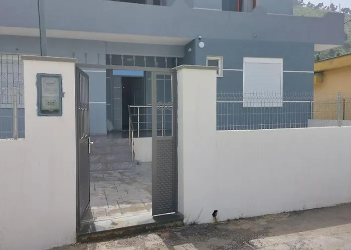 Riverside House * Berat