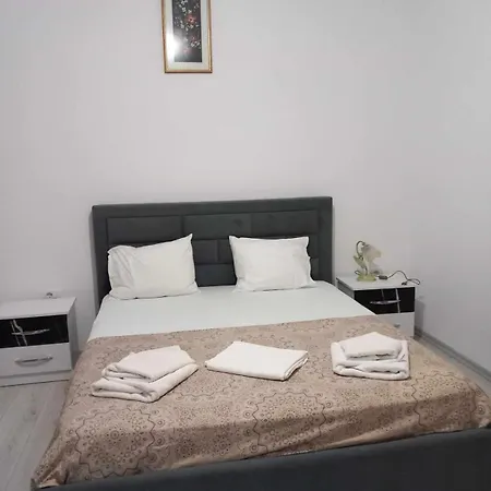 Riverside House Konukevi Berat